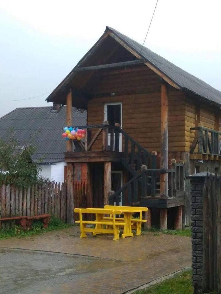 Хостел "Трутень" Vorokhta Ngoại thất bức ảnh